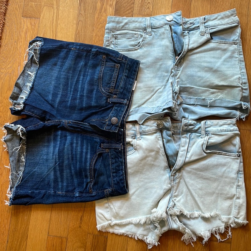 Triplet of size 6-8 AE shorts